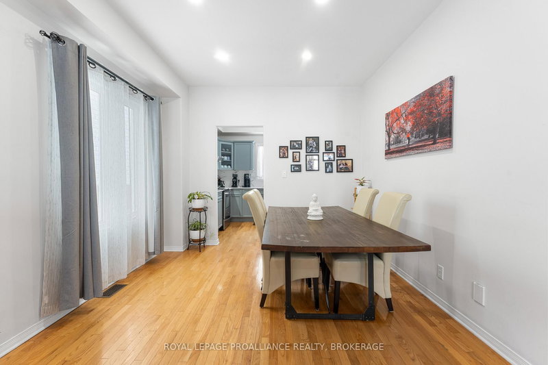 975 Bluffwood Ave, Kingston, K7K 7K5 | Image 3