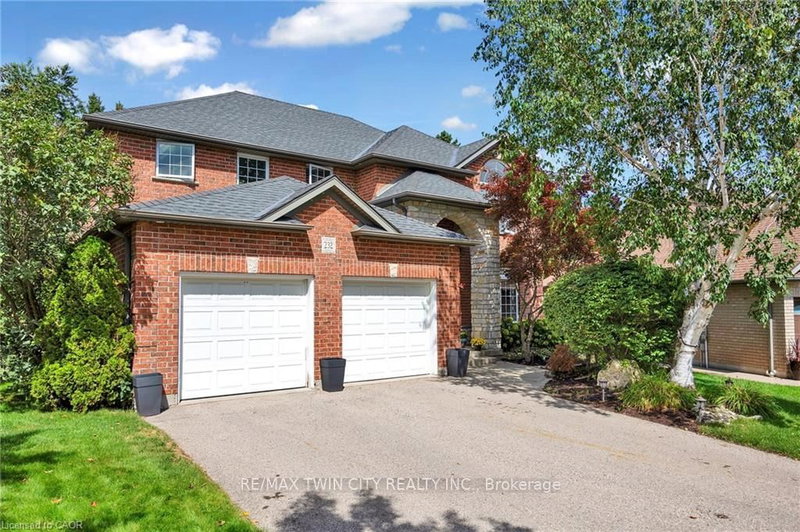 232 The Lions Gate, Waterloo, N2L 6M5 | Image 2