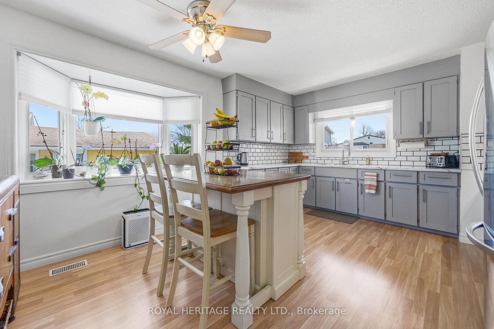 Detached House for sale at 18 Panelas Crescent, Quinte West, Ontario, K8V 6A5 - Trenton Ward - MLS: X12978368