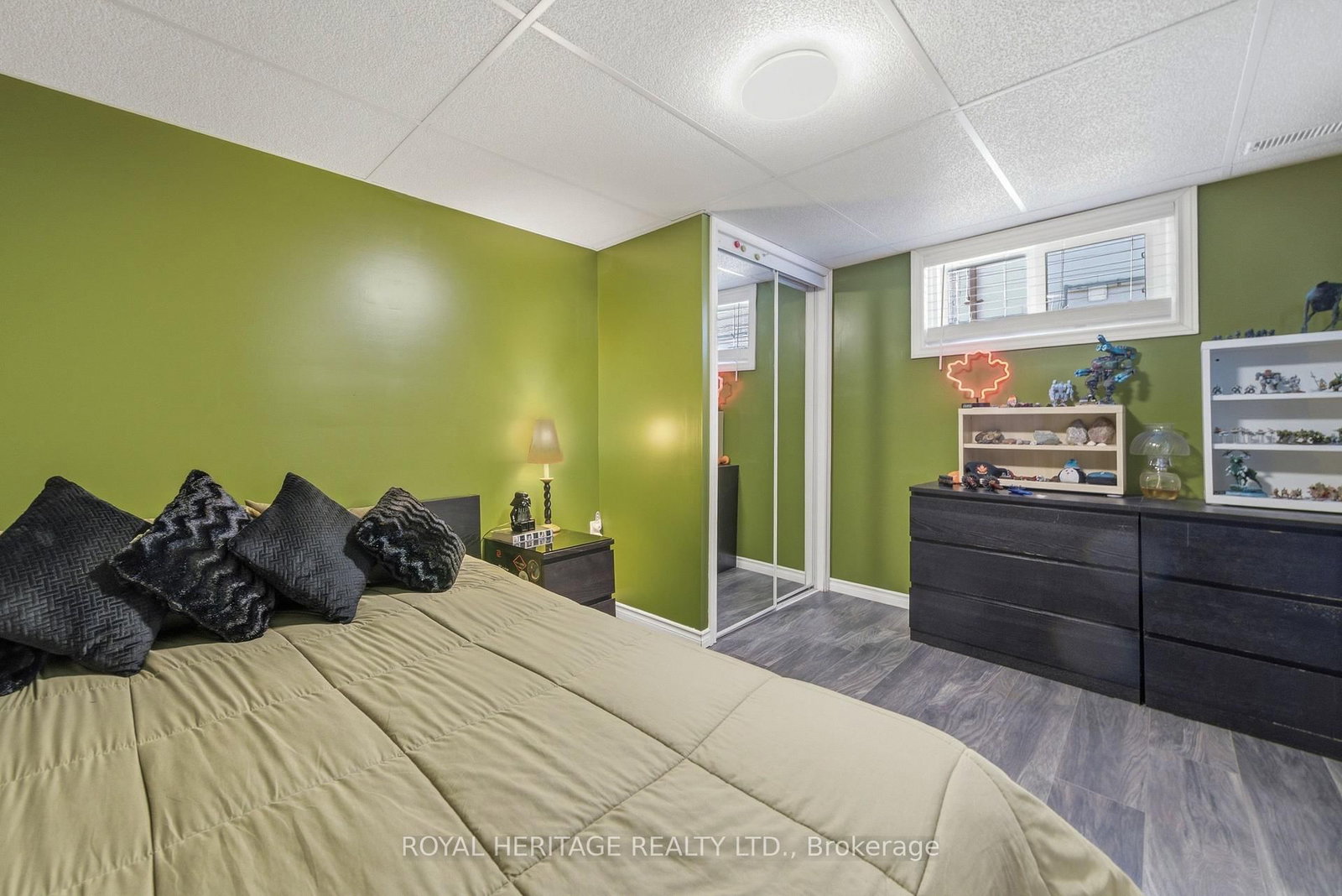 Detached House for sale at 18 Panelas Crescent, Quinte West, Ontario, K8V 6A5 - Trenton Ward - MLS: X12978368