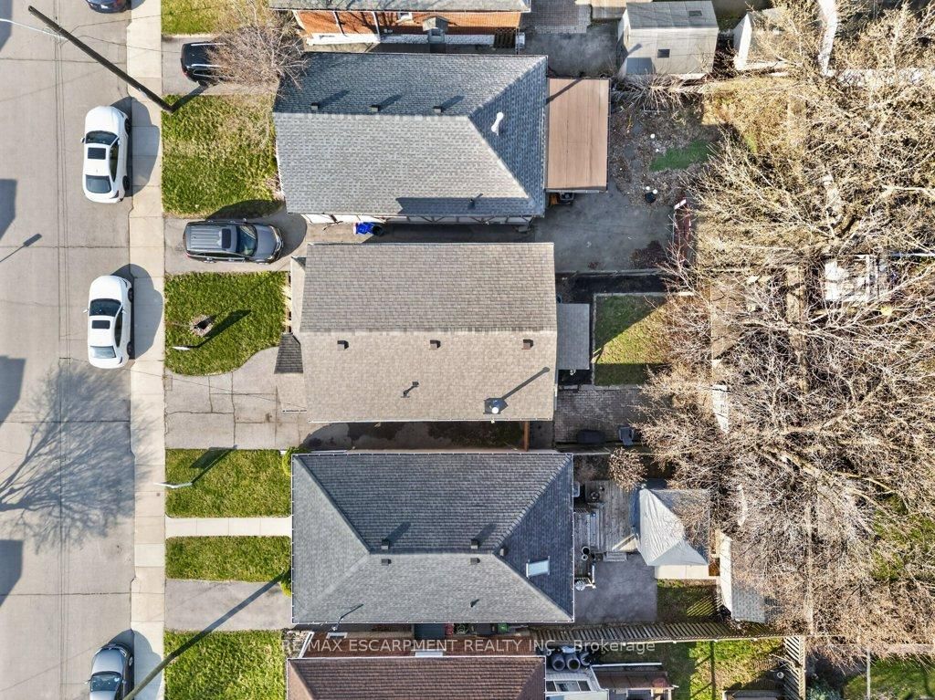 Detached House for sale at 86 Barons Avenue, Hamilton, Ontario, L8H 5A4 - Homeside - MLS: X12978486