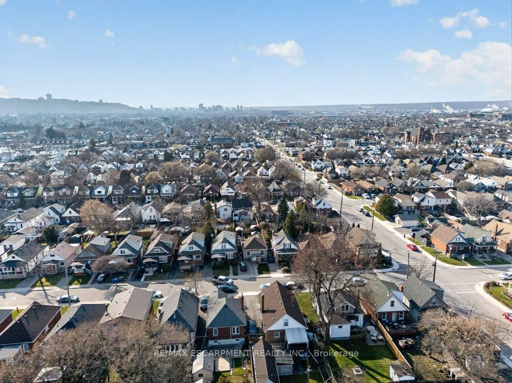 Detached House for sale at 86 Barons Avenue, Hamilton, Ontario, L8H 5A4 - Homeside - MLS: X12978486