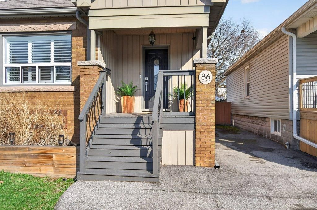 Detached House for sale at 86 Barons Avenue, Hamilton, Ontario, L8H 5A4 - Homeside - MLS: X12978486