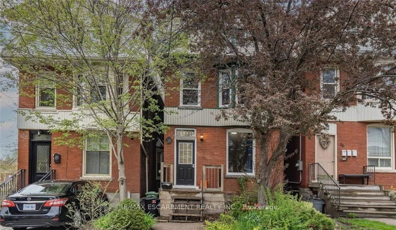 home for lease on 3-38 Inchbury Street