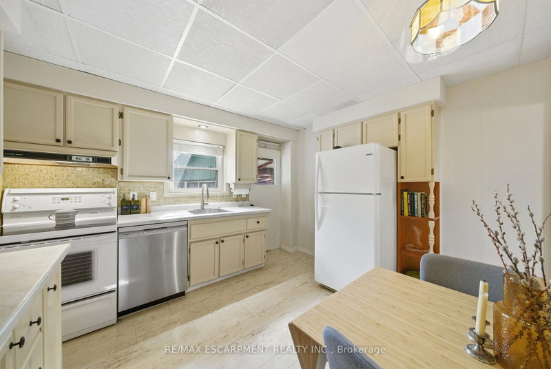 752 Ninth Ave, Hamilton, L8T 2A6 | Image 3