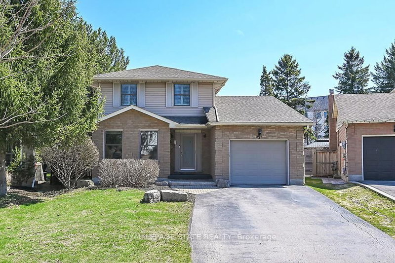 621 Tomahawk Cres, Hamilton, L9G 3T4 | Image 2