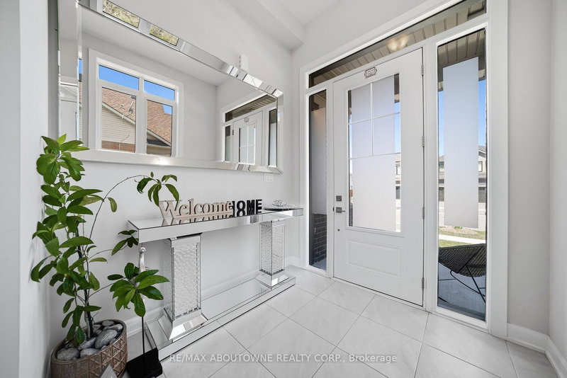 37 Riesling St, Grimsby, L3M 0L2 | Image 3