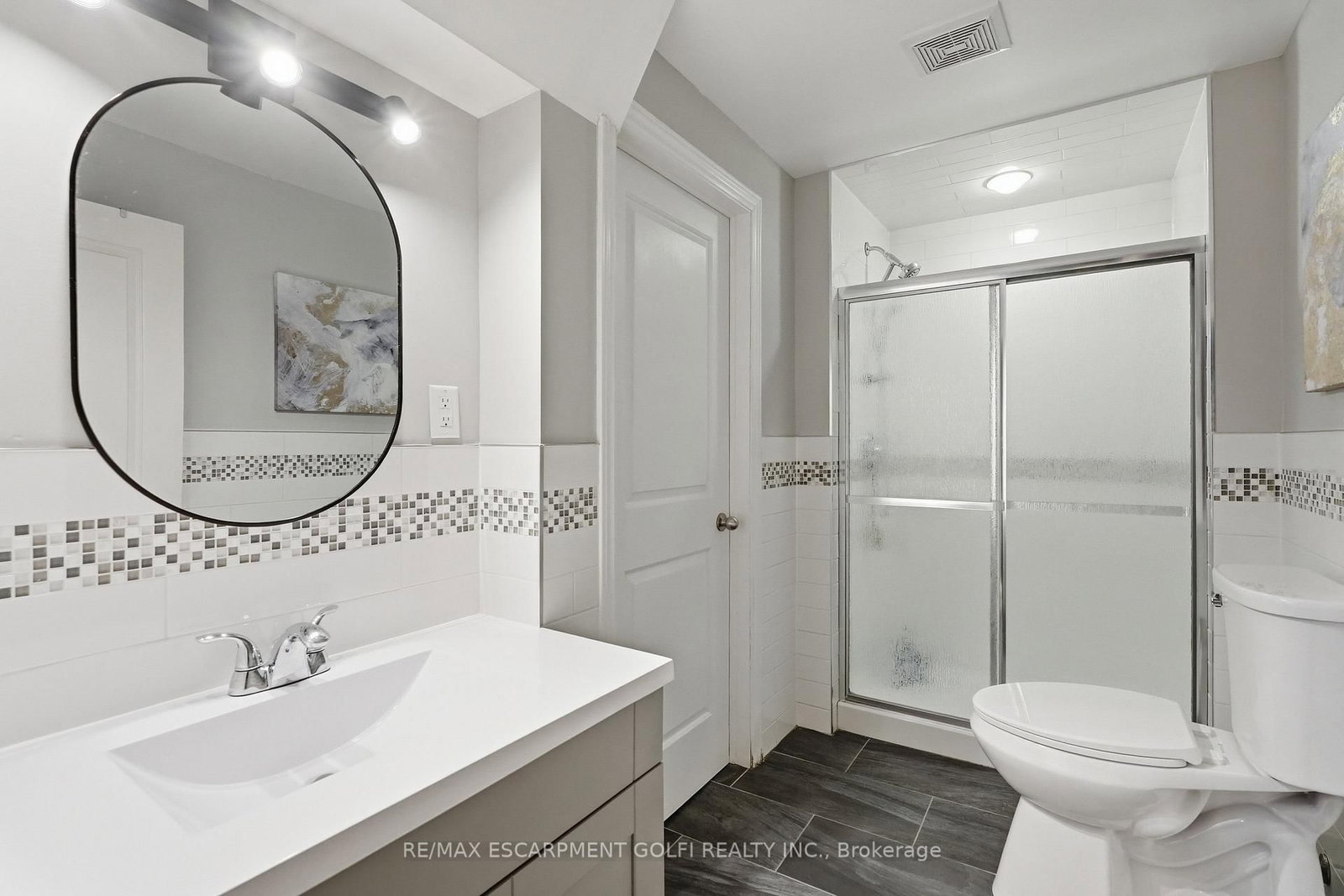 Detached House for sale at 240 Cloverleaf Drive, Hamilton, Ontario, L9K 1T2 - Meadowlands - MLS: X12978734