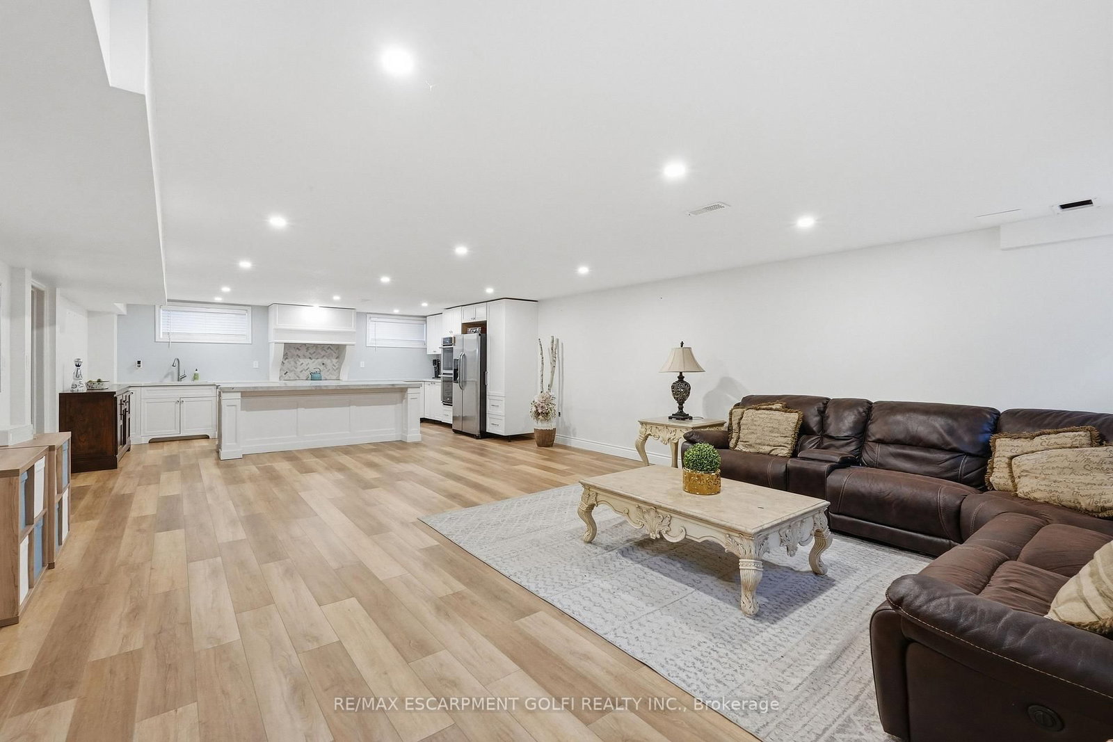 Detached House for sale at 240 Cloverleaf Drive, Hamilton, Ontario, L9K 1T2 - Meadowlands - MLS: X12978734