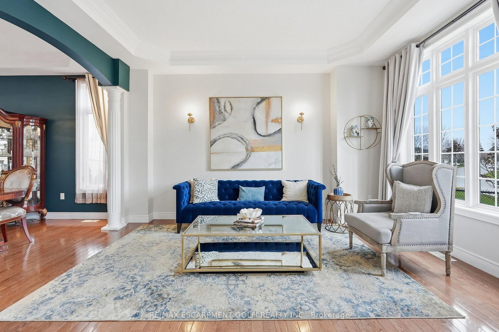 Detached House for sale at 240 Cloverleaf Drive, Hamilton, Ontario, L9K 1T2 - Meadowlands - MLS: X12978734