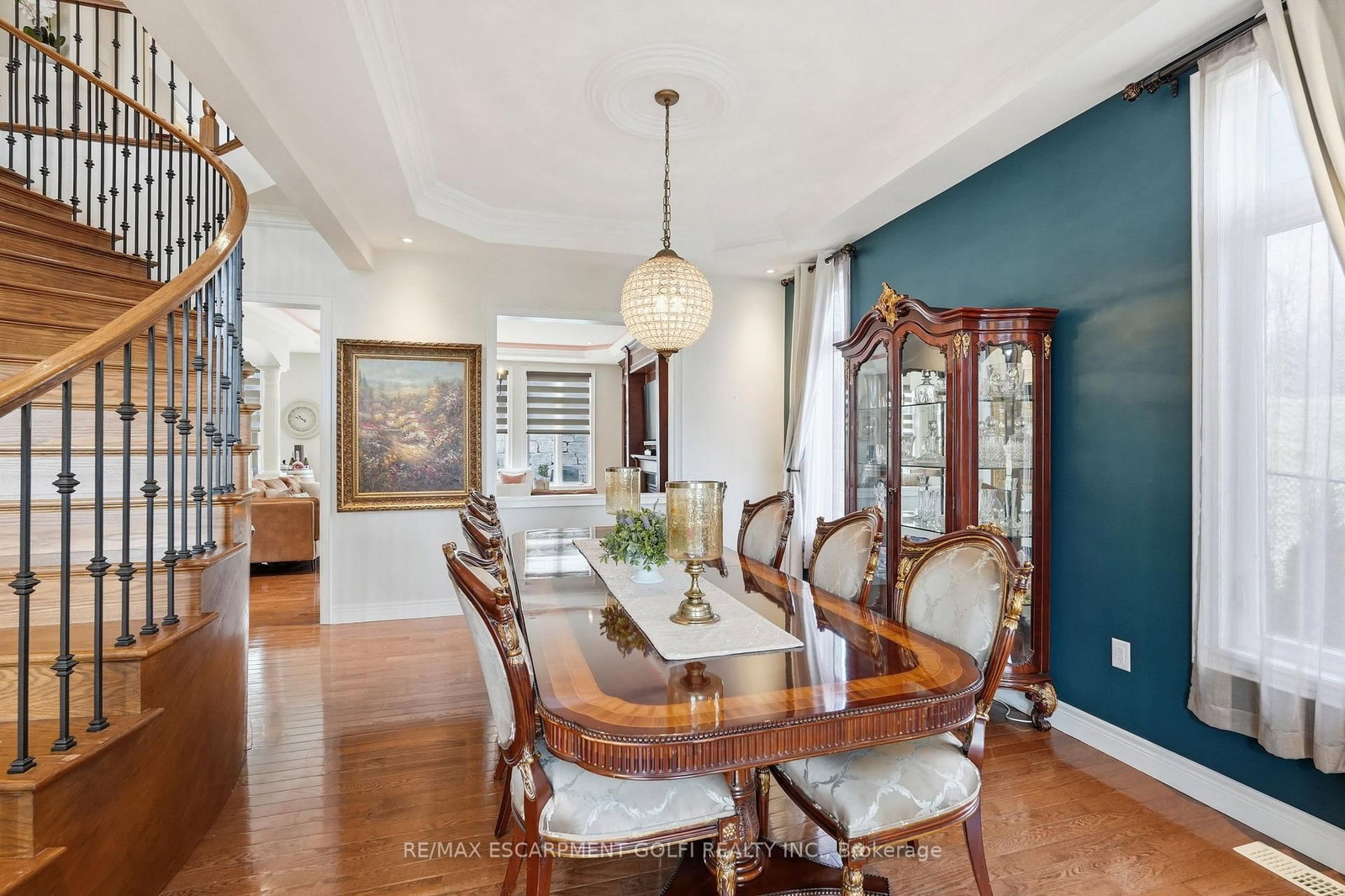 Detached House for sale at 240 Cloverleaf Drive, Hamilton, Ontario, L9K 1T2 - Meadowlands - MLS: X12978734