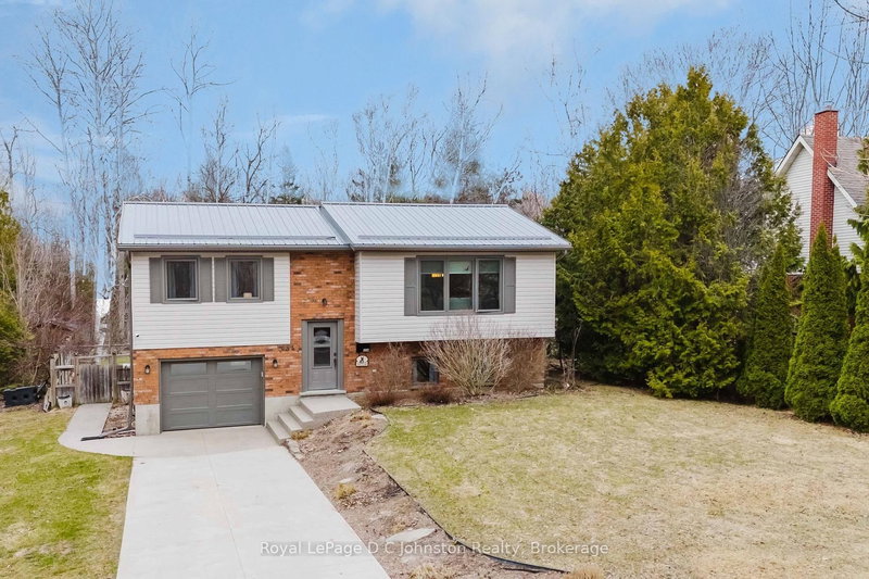 334 Tyendinaga Dr, Saugeen Shores, N0H 2L0 | Image 2