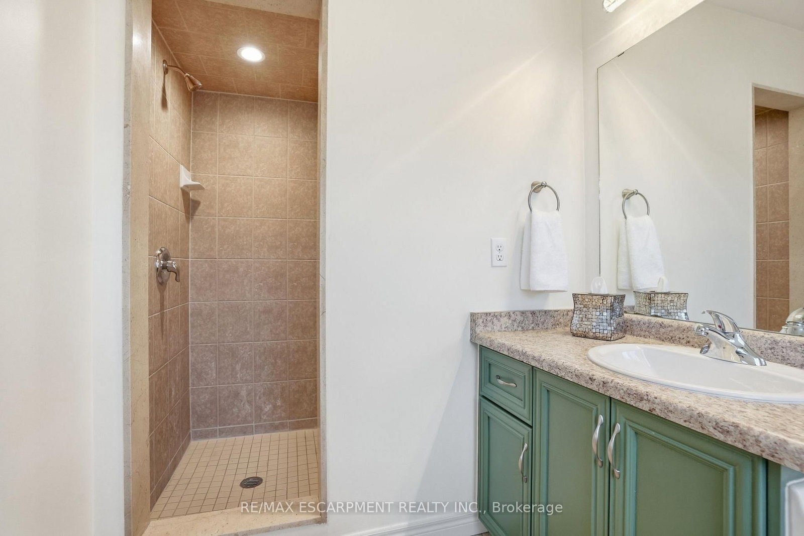 13 Marina Point Crescent - Photo 18