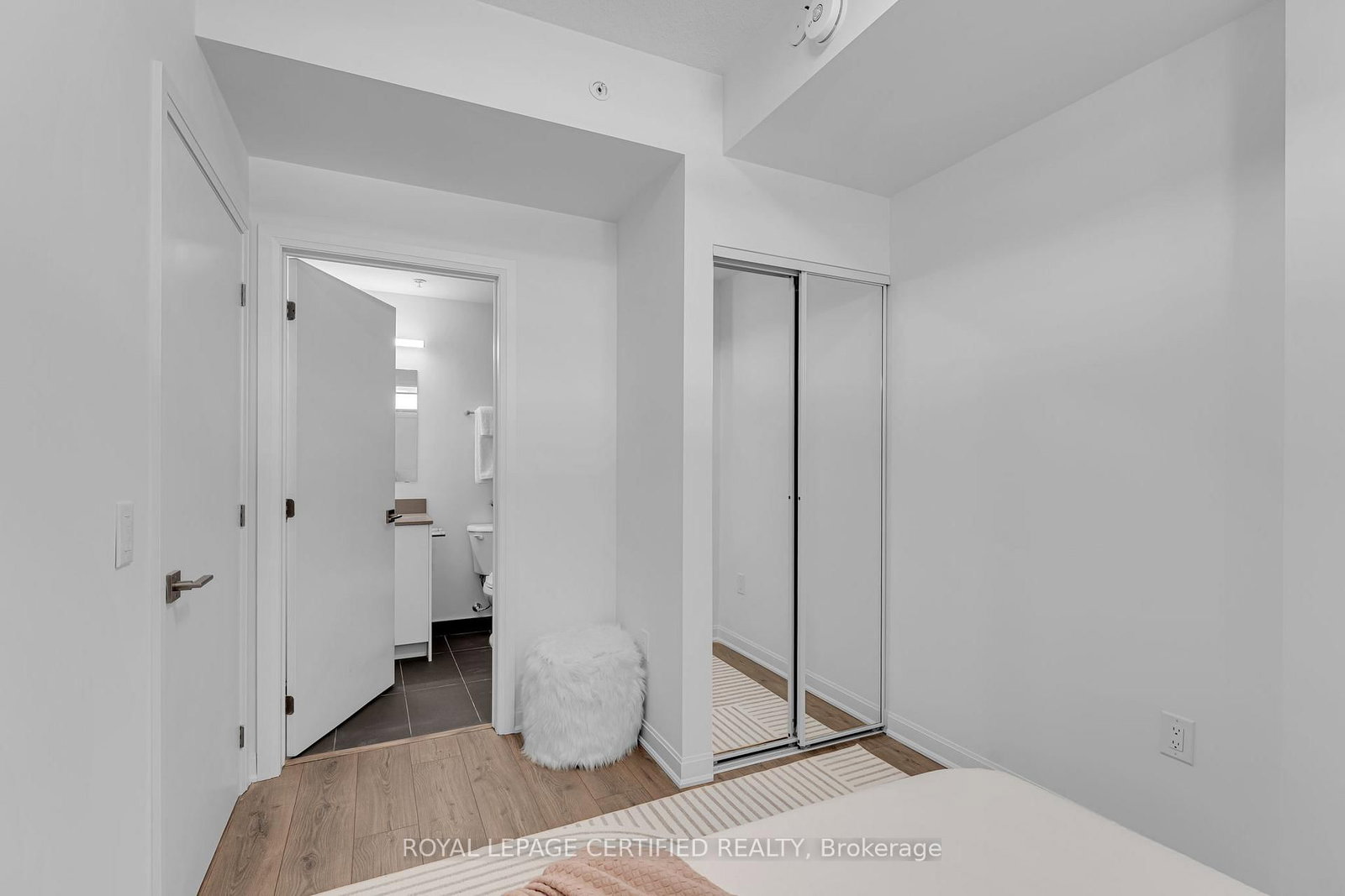 223 Princess Street, Unit 714 - Photo 17