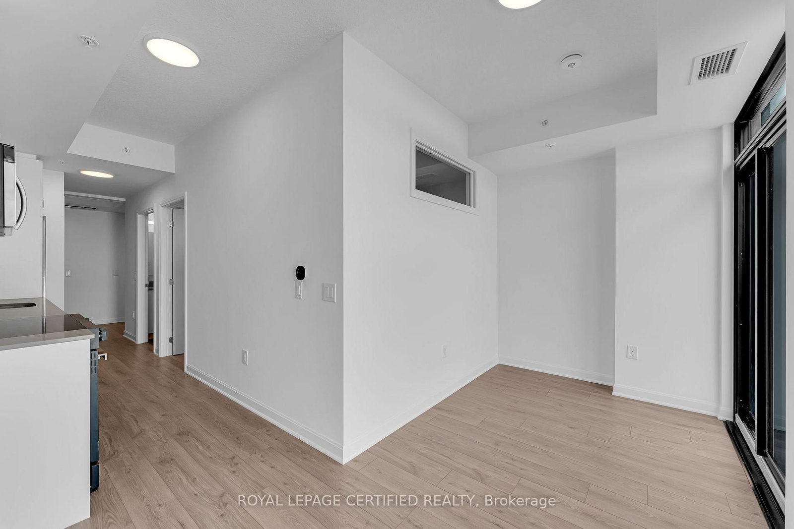 223 Princess Street, Unit 714 - Photo 27