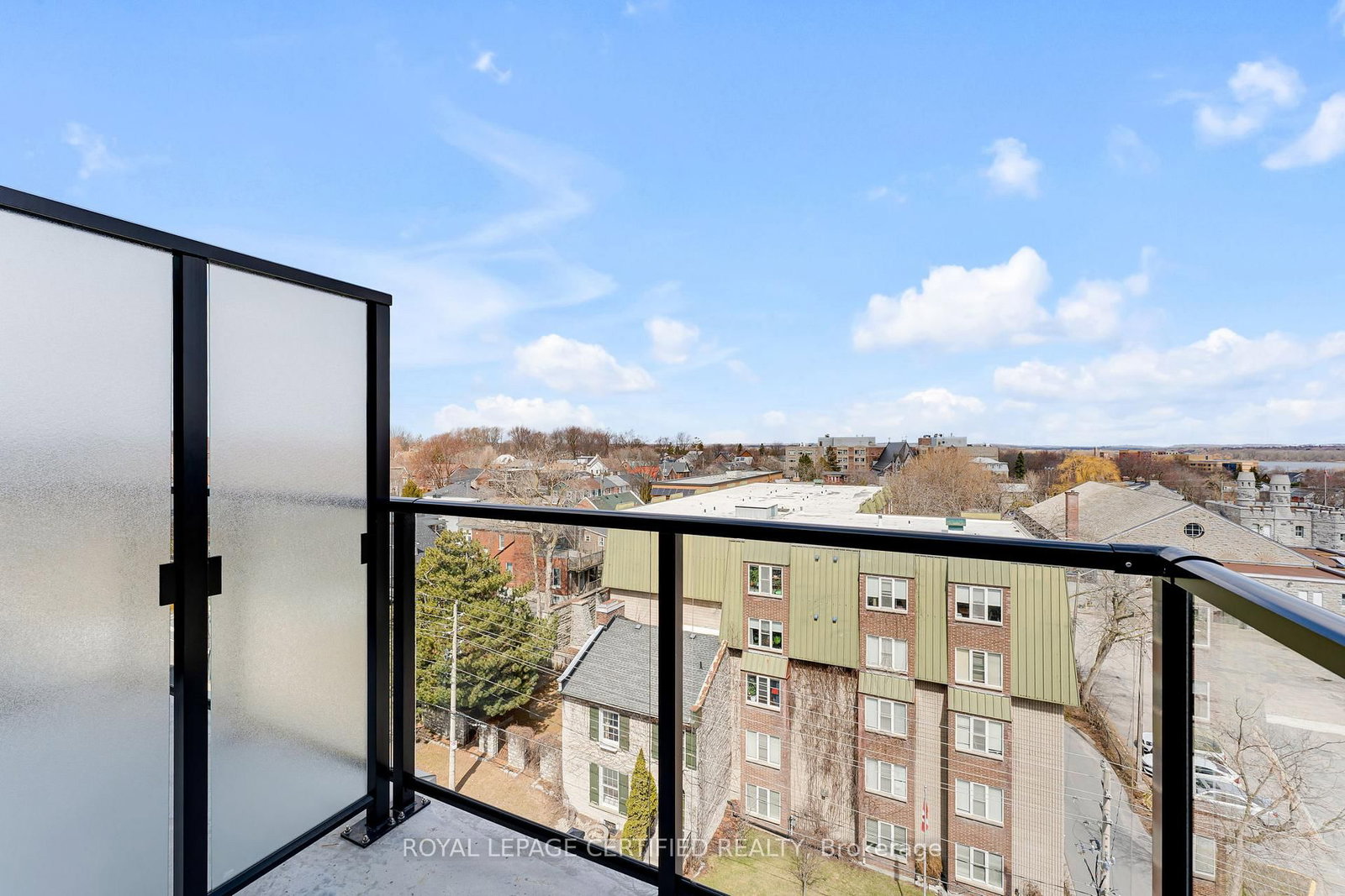 223 Princess Street, Unit 714 - Photo 29