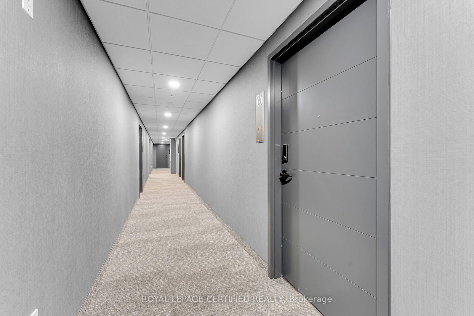 223 Princess Street, Unit 714 - Photo 8