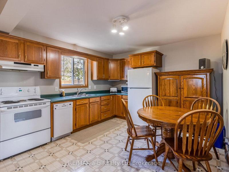 137 Whiting St, Ingersoll, N5C 3B2 | Image 3