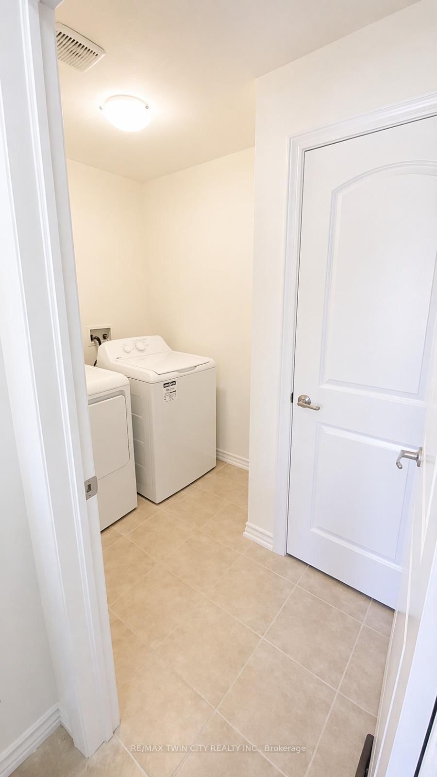 153 Flagg Avenue - Photo 14