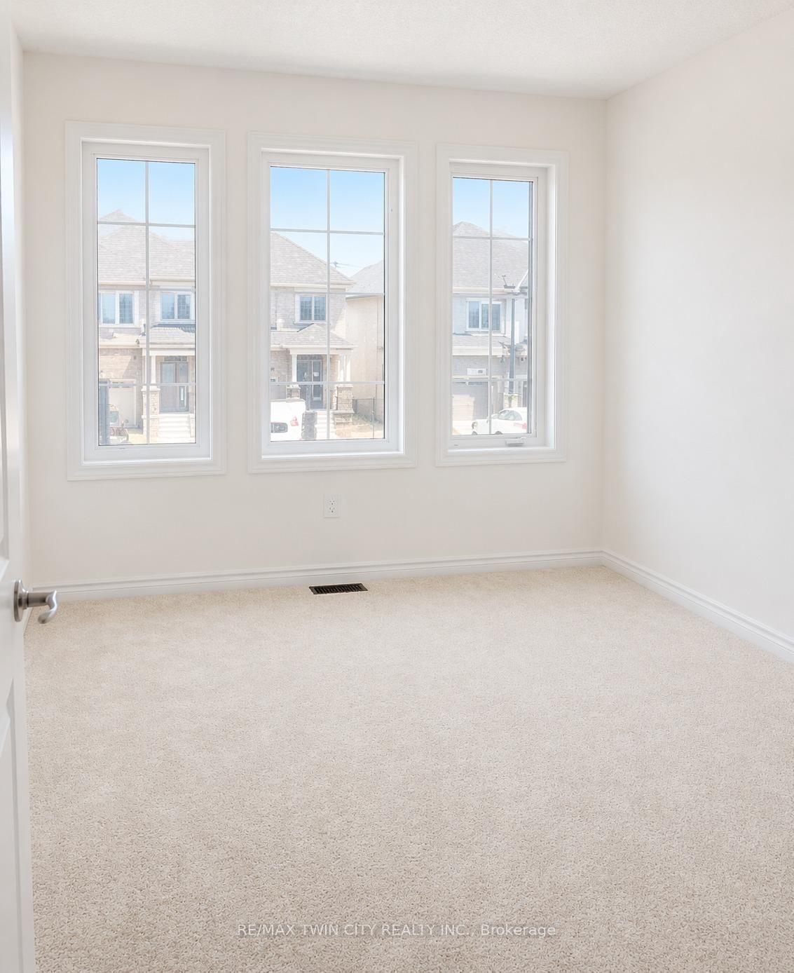 153 Flagg Avenue - Photo 15