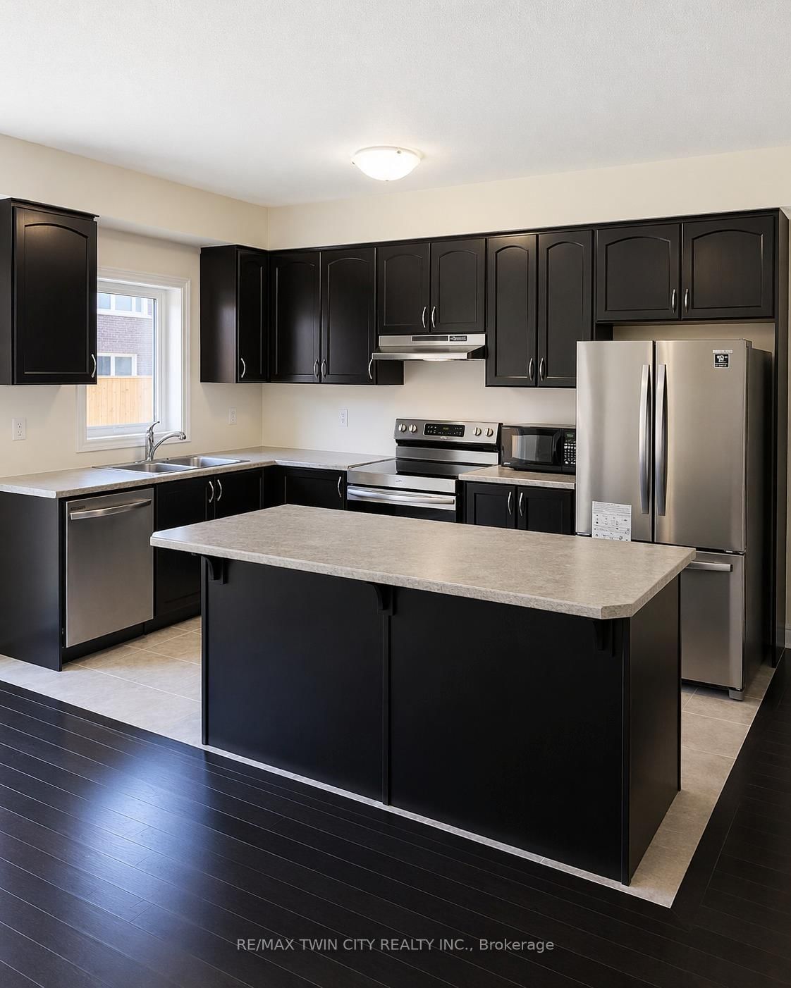 153 Flagg Avenue - Photo 5