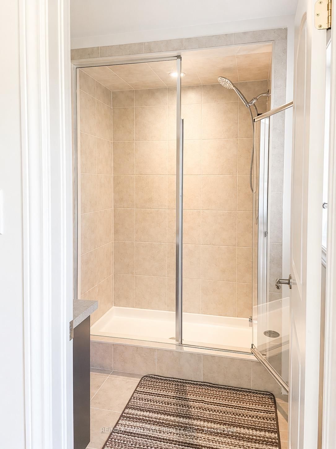 153 Flagg Avenue - Photo 9