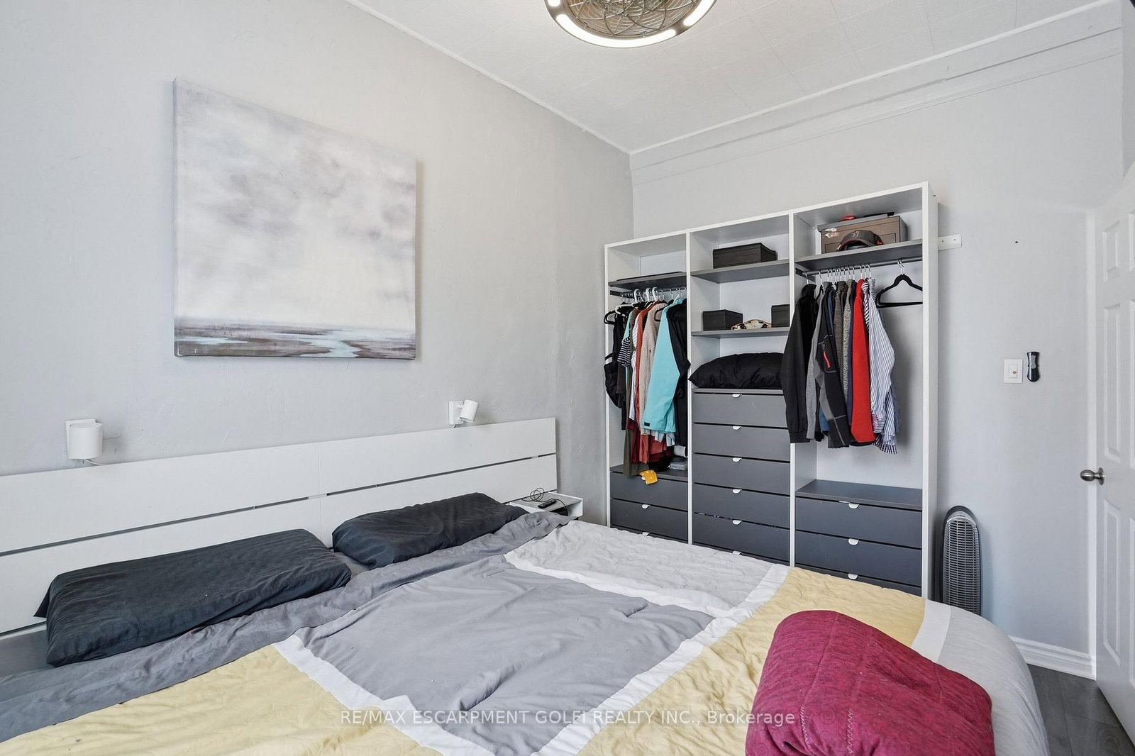 Detached House for sale at 172 Stinson Street, Hamilton, Ontario, L8N 1S9 - Stinson - MLS: X12978984