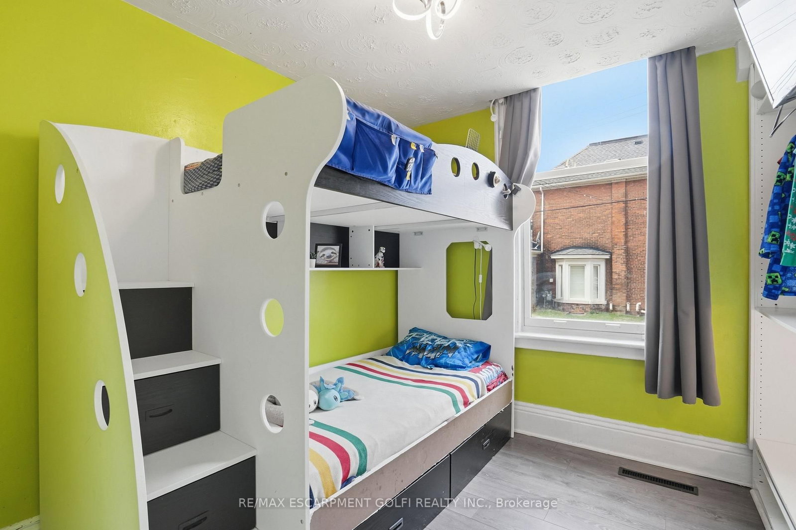 Detached House for sale at 172 Stinson Street, Hamilton, Ontario, L8N 1S9 - Stinson - MLS: X12978984