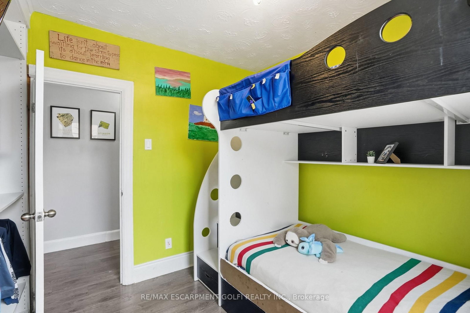 Detached House for sale at 172 Stinson Street, Hamilton, Ontario, L8N 1S9 - Stinson - MLS: X12978984