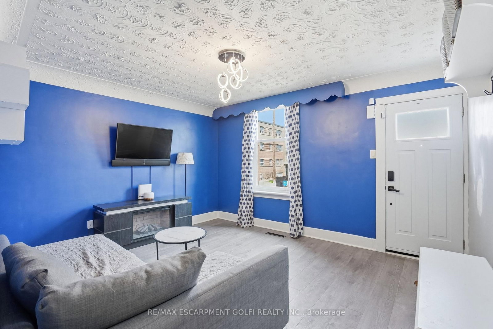 Detached House for sale at 172 Stinson Street, Hamilton, Ontario, L8N 1S9 - Stinson - MLS: X12978984