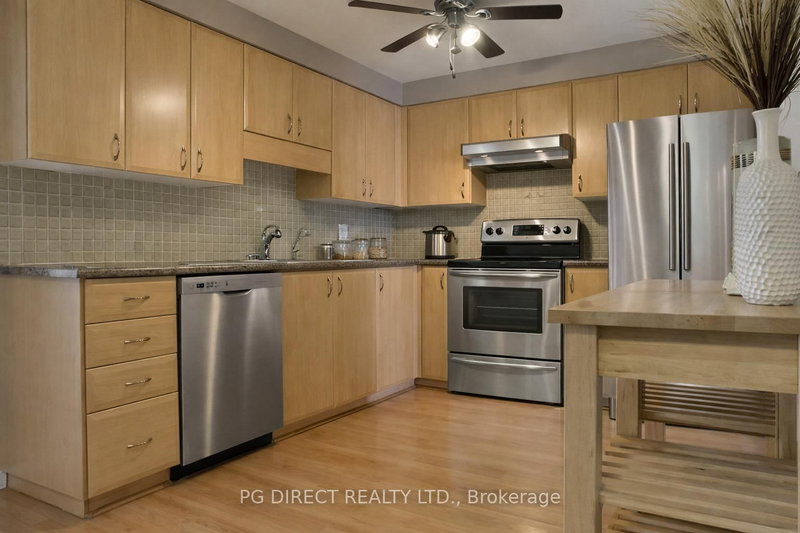 100 Foxglove Cres, Kitchener, N2E 3Y9 | Image 2