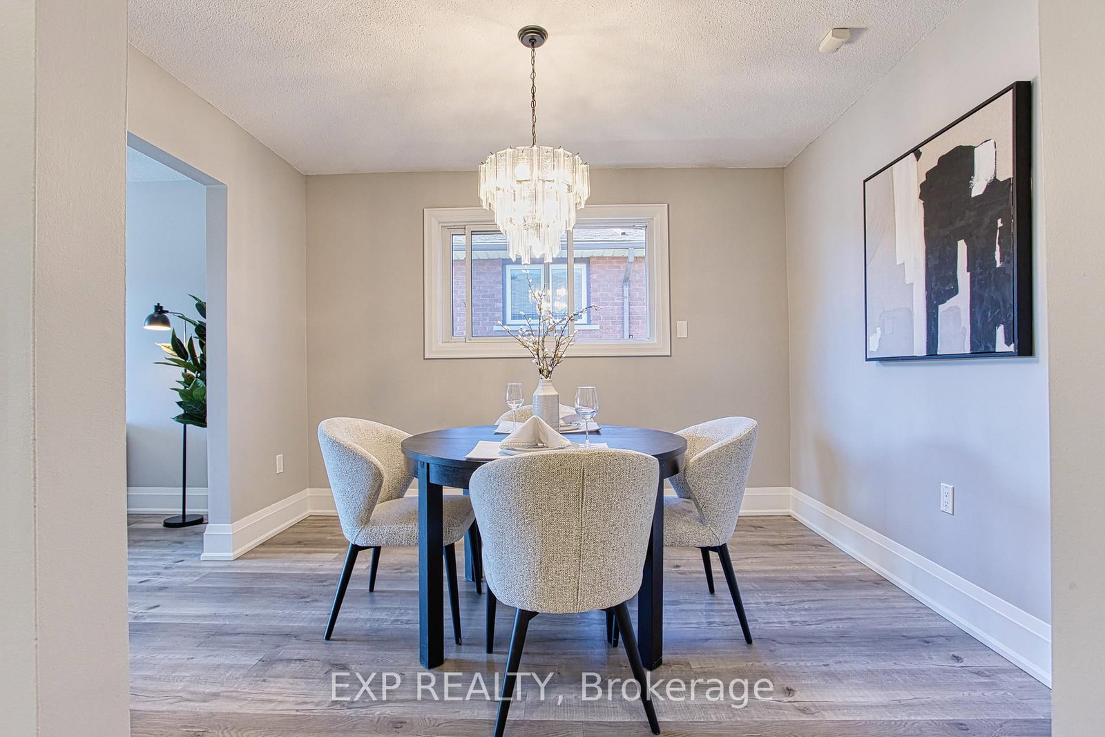 Detached House for sale at 4 Colgate Court, Hamilton, Ontario, L9C 6Z6 - Gilbert - MLS: X12978998