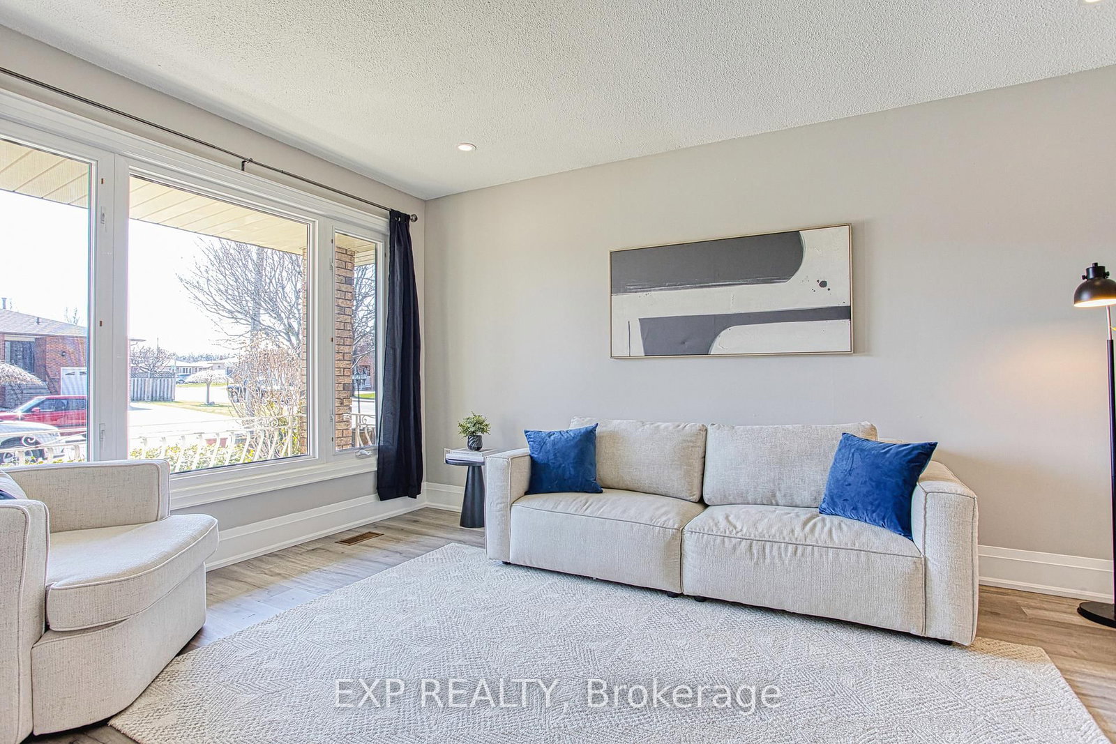 Detached House for sale at 4 Colgate Court, Hamilton, Ontario, L9C 6Z6 - Gilbert - MLS: X12978998