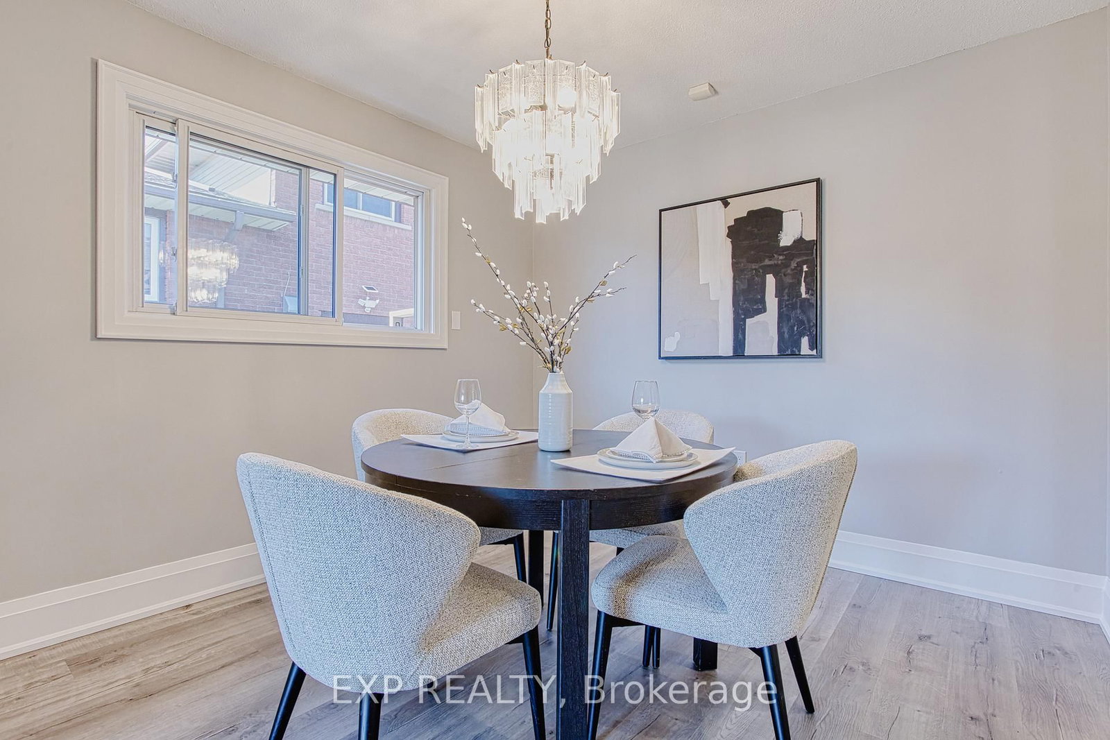 Detached House for sale at 4 Colgate Court, Hamilton, Ontario, L9C 6Z6 - Gilbert - MLS: X12978998