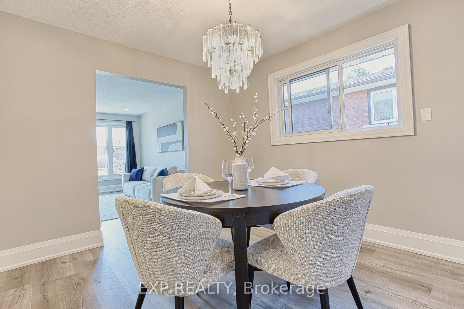 Detached House for sale at 4 Colgate Court, Hamilton, Ontario, L9C 6Z6 - Gilbert - MLS: X12978998