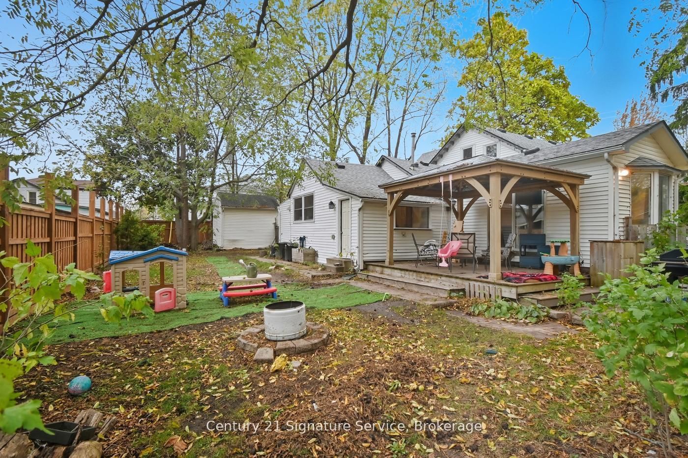 Detached House for sale at 3653 Dominion Road, Fort Erie, Ontario, L0S 1N0 - Ridgeway - MLS: X12979016