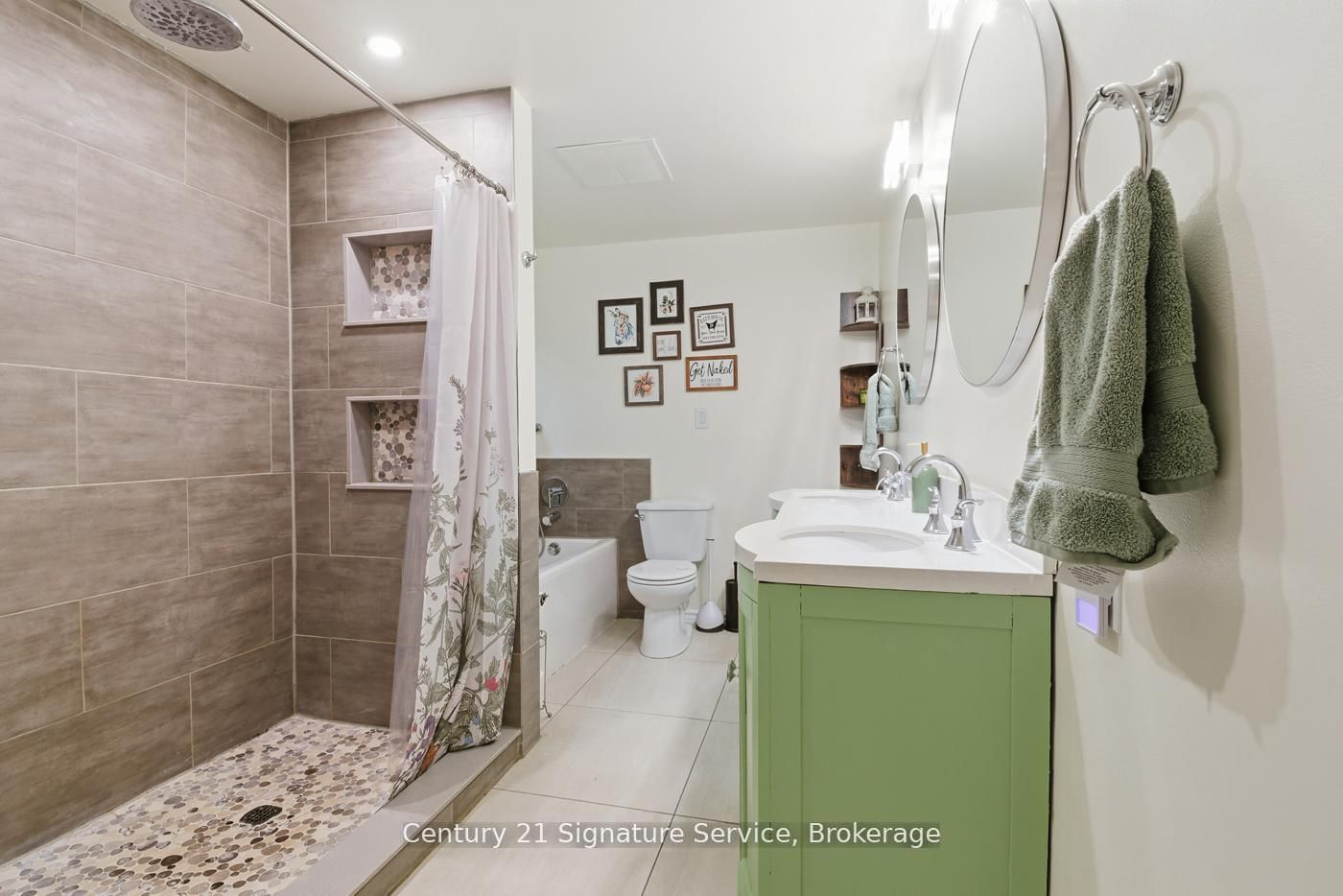 Detached House for sale at 3653 Dominion Road, Fort Erie, Ontario, L0S 1N0 - Ridgeway - MLS: X12979016