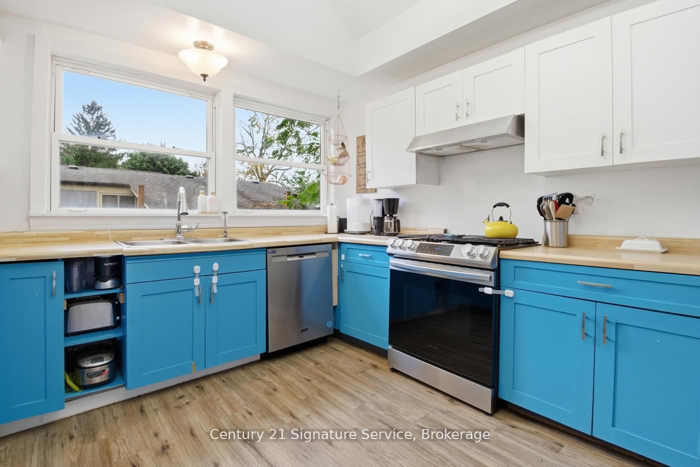 Detached House for sale at 3653 Dominion Road, Fort Erie, Ontario, L0S 1N0 - Ridgeway - MLS: X12979016