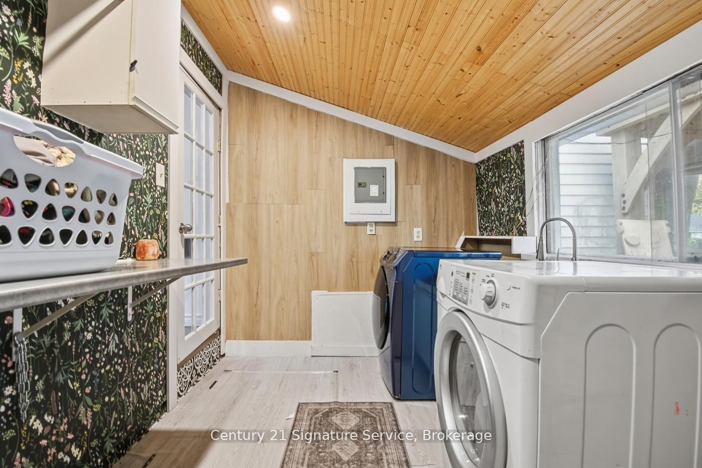 Detached House for sale at 3653 Dominion Road, Fort Erie, Ontario, L0S 1N0 - Ridgeway - MLS: X12979016