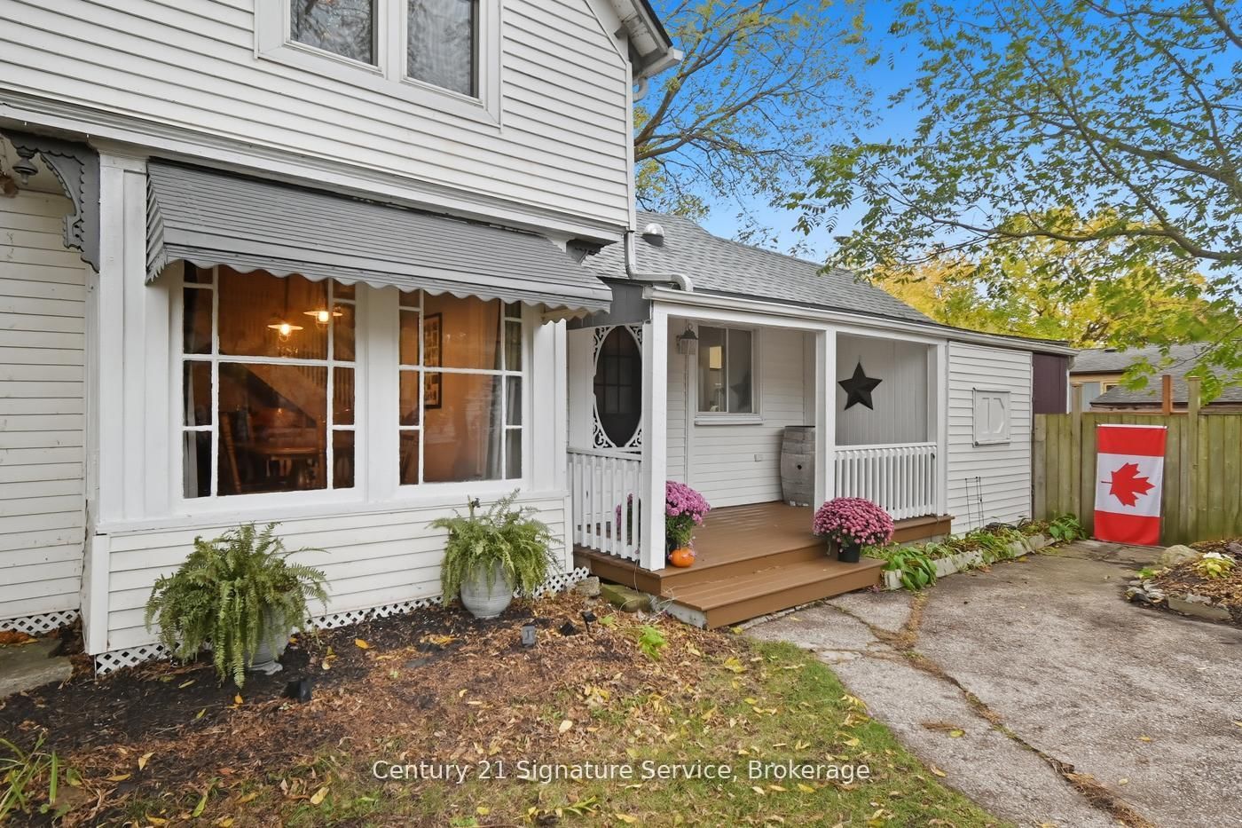 Detached House for sale at 3653 Dominion Road, Fort Erie, Ontario, L0S 1N0 - Ridgeway - MLS: X12979016