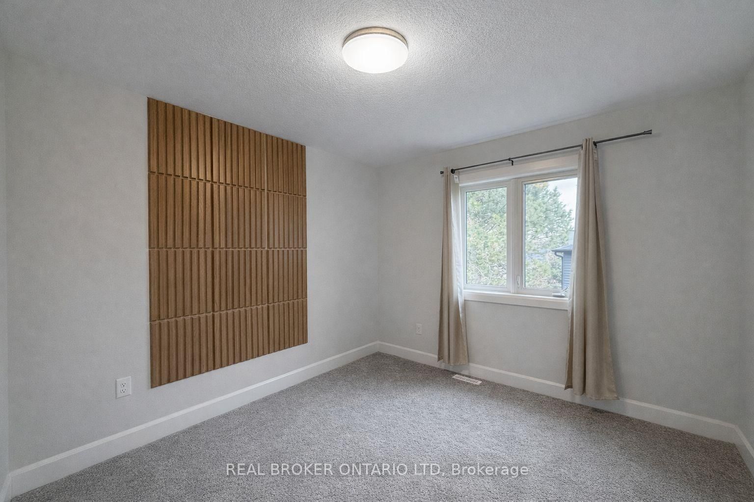 499 Sophia Crescent, Unit 32 - Photo 11