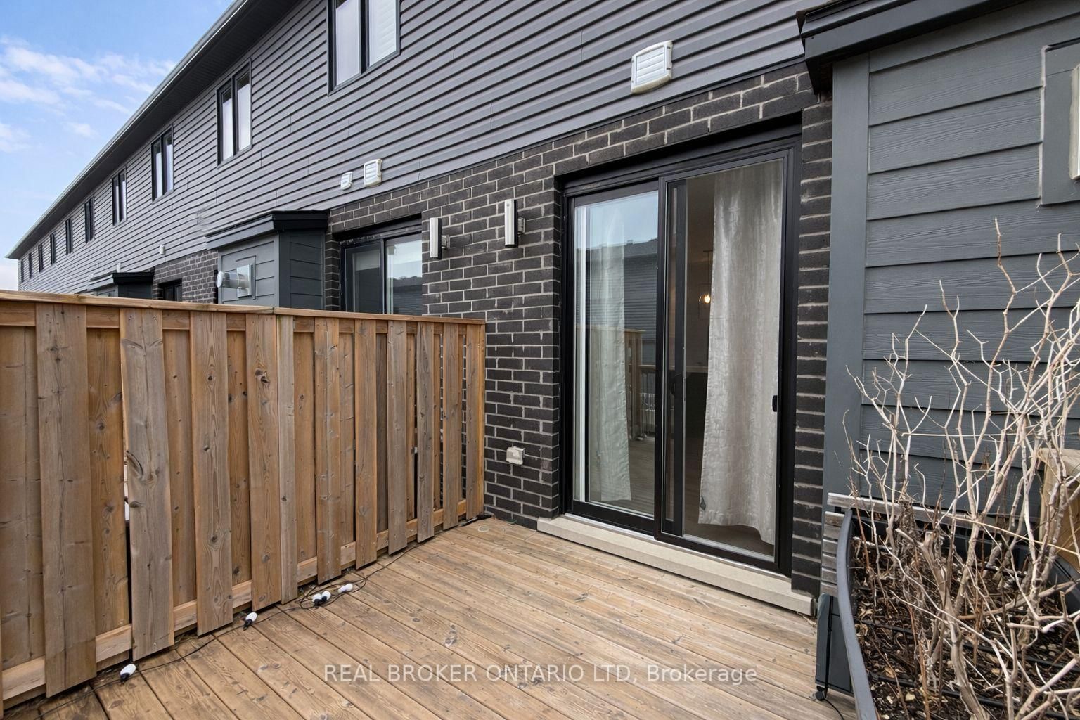 499 Sophia Crescent, Unit 32 - Photo 18