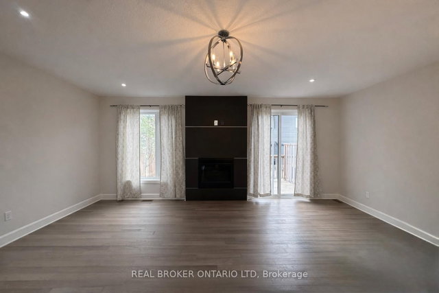 32 - 499 Sophia Crescent