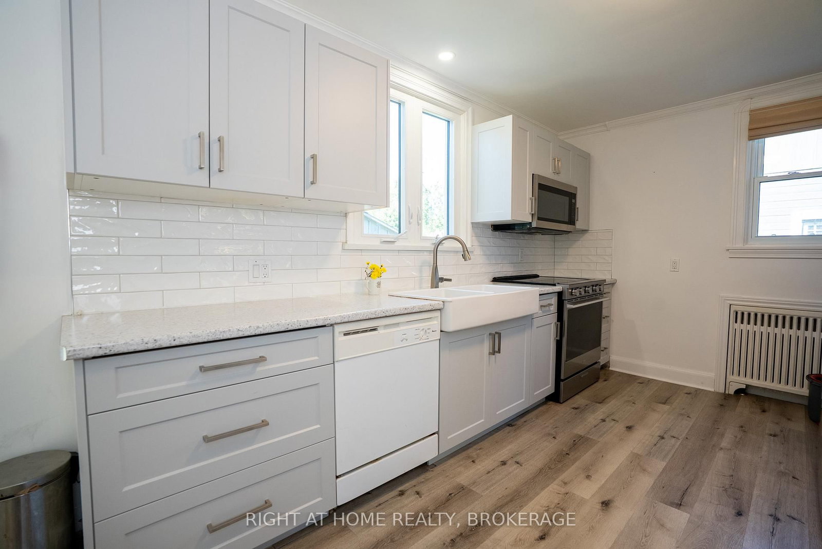 Detached House for sale at 57 Edgar Street, Welland, Ontario, L3C 1S6 - Prince Charles - MLS: X12979180