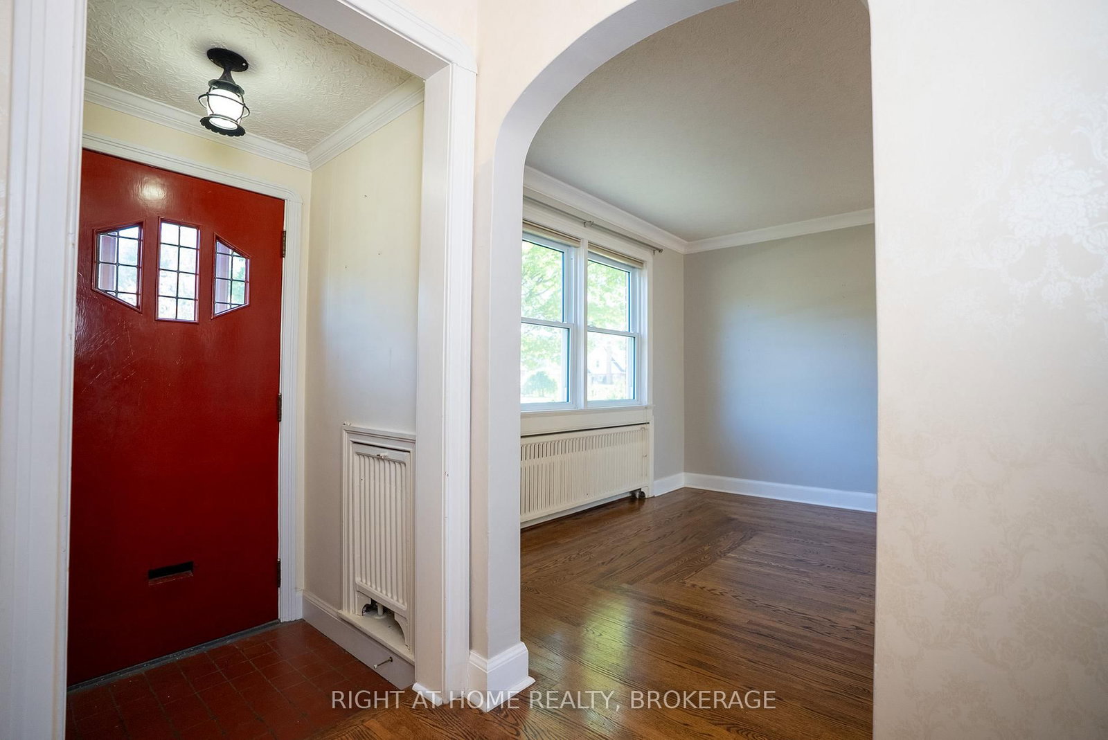 Detached House for sale at 57 Edgar Street, Welland, Ontario, L3C 1S6 - Prince Charles - MLS: X12979180