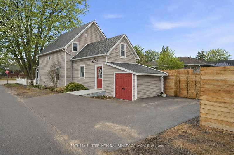 35 Lake St, Prince Edward County, K0K 2T0 | Image 2