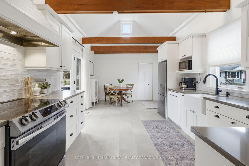 35 Lake St, Prince Edward County, K0K 2T0 | Image 3