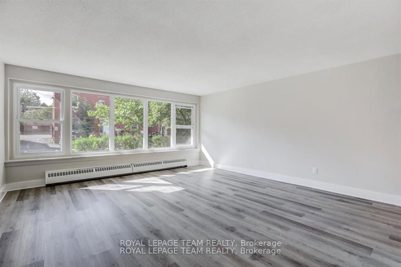 607 - 325 BESSERER St, Ottawa, K1N 6B4 | Image 2
