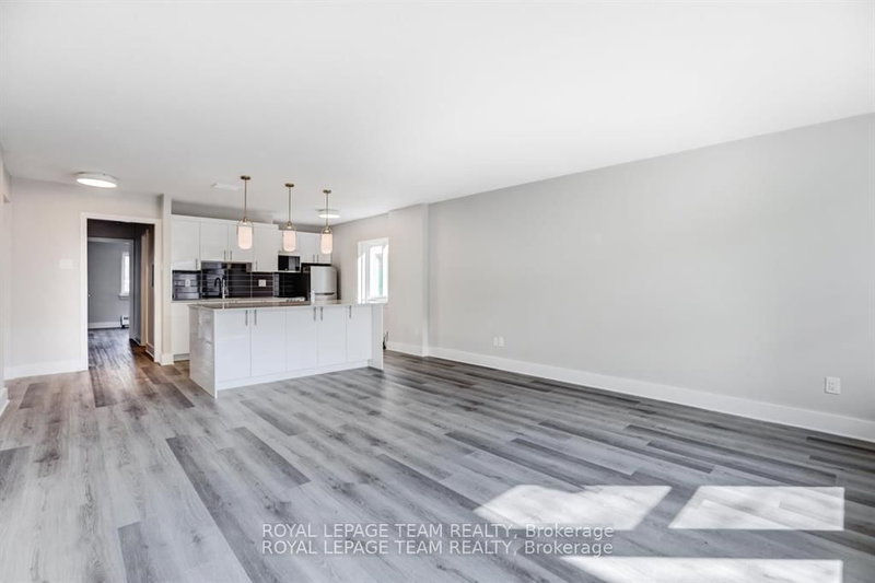 607 - 325 BESSERER St, Ottawa, K1N 6B4 | Image 3