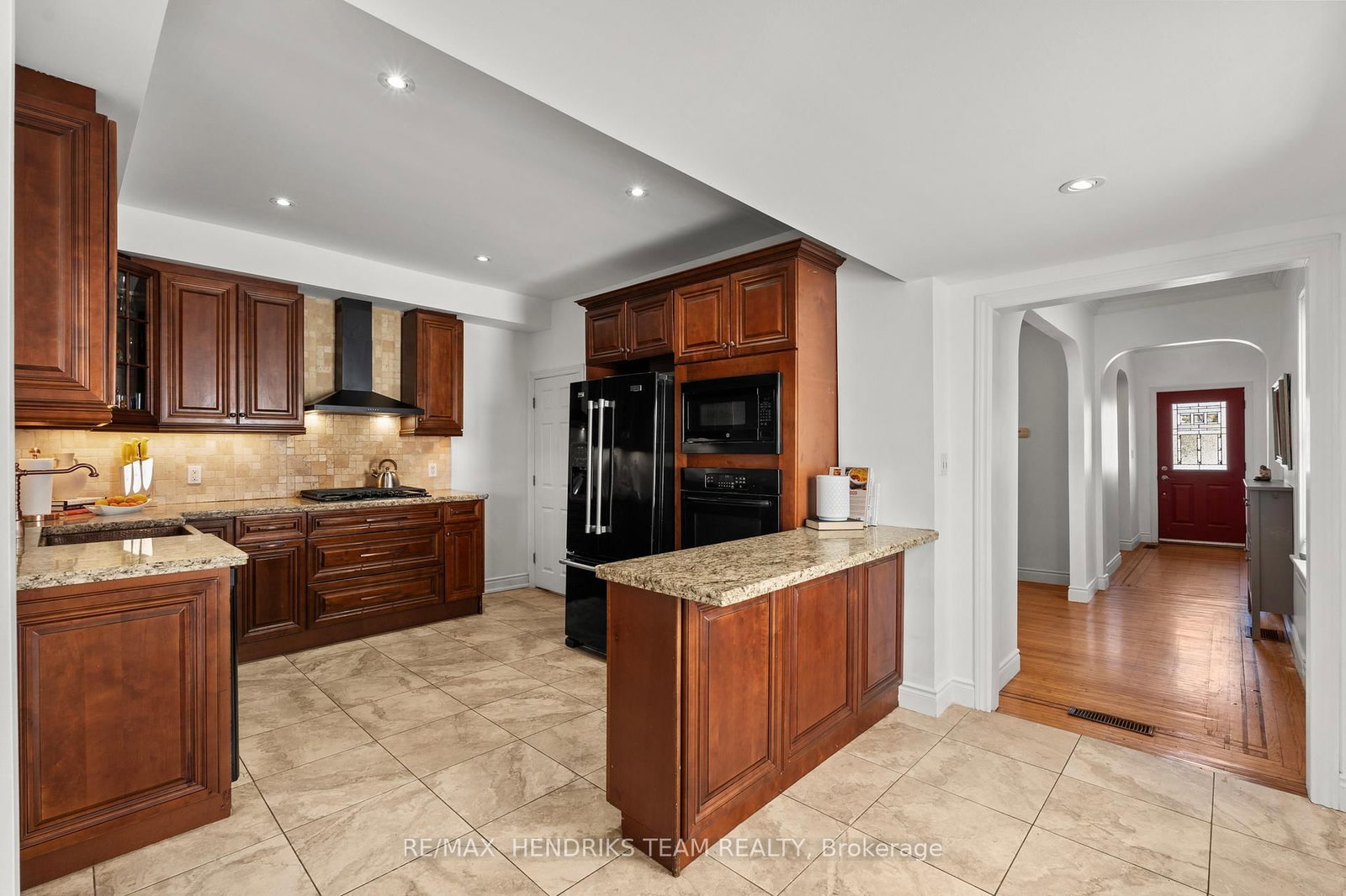 Detached House for sale at 192 Wood Street, Hamilton, Ontario, L8L 3Z1 - North End - MLS: X12979332